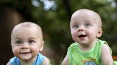 Dávají mateřský kapitál na dvojčata při prvním porodu, je to zákonně vyžadováno při narození dvojčat a jaká je výše podložky