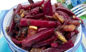 How to make beetroot salad with prunes tasty and fast How to make beetroot salad with prunes
